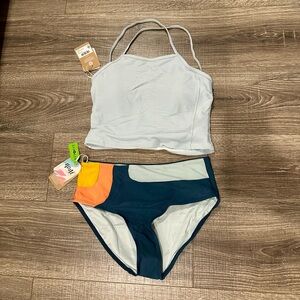 NWT’s Nani Women’s Medium Glacier Texture Top and Agnes Navy Bottom Bikini Set